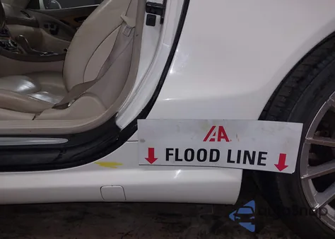 2004 Mercedes-Benz Sl 500 500 из США, поврежденный, VIN WDBSK75F74F072792